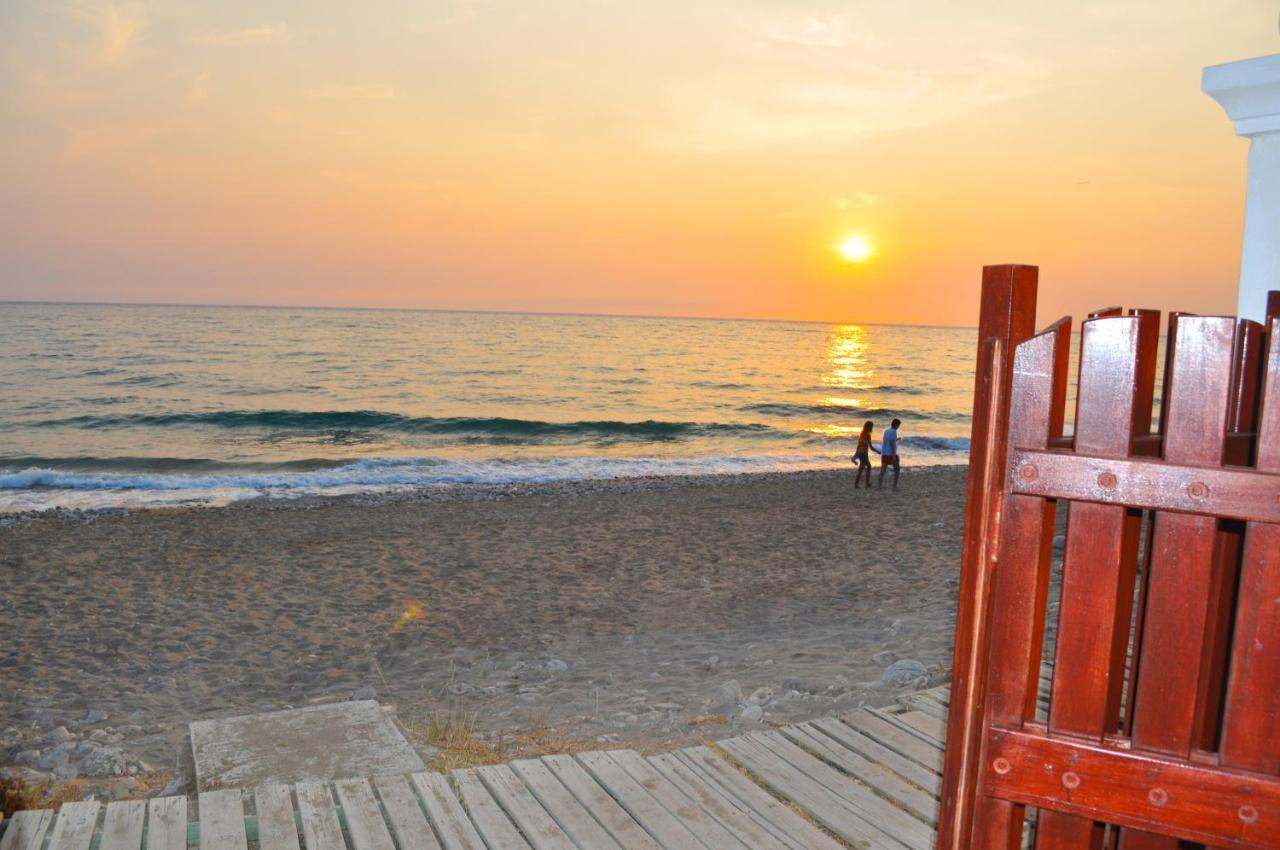Beachfront Vacation Home Eftichia アギオス・ゴルディオス エクステリア 写真